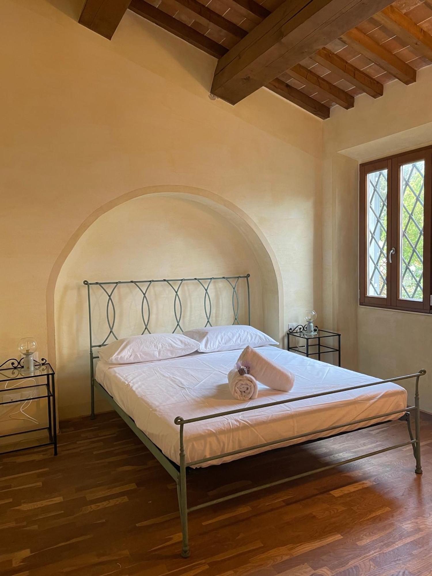 Casa Vacanze Le Due Torri Vada Extérieur photo